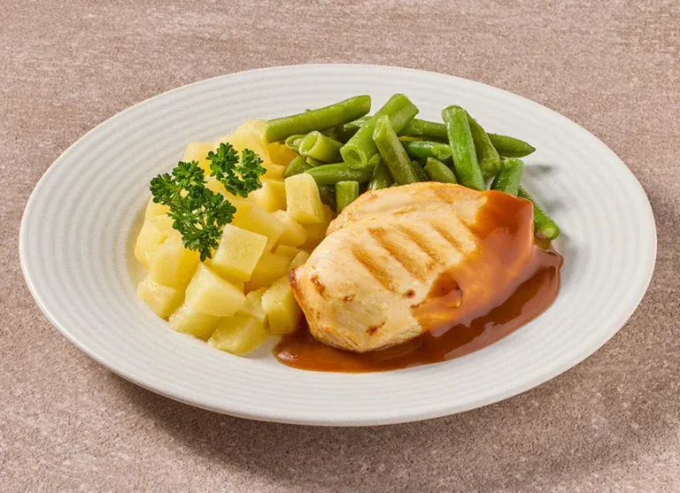 Kipfilet In Jus Met Sperzieboontjes En Aardappelblokjes