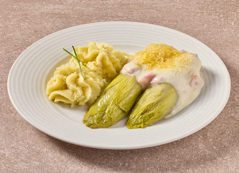 Witlofschotel Met Ham En Kaassaus En Aardappelpuree