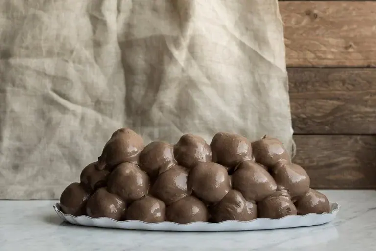 Profiteroletaart Montagna Scuro