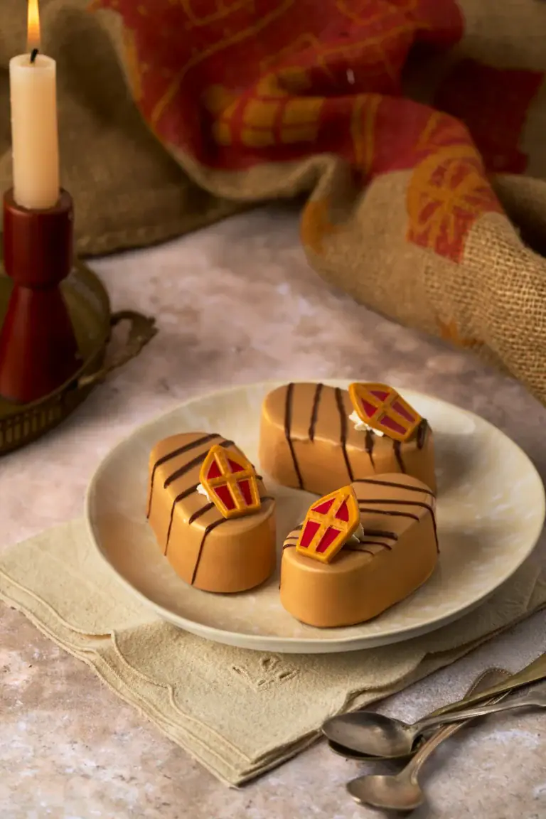 16311 Sv Sinterklaas Ijstaartje